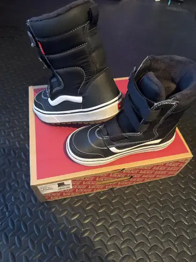Winter Snow Boots VANS youth size 6 y, View more