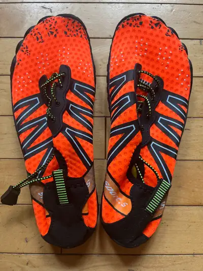 NEW Women's Size 7 Men's Size 6 Beach Water Sports Shoes, View more