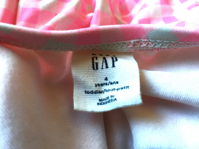 Gap One Piece Plaid Swimsuit Size 4, Pink & White in Clothing - 4T in City of Toronto - Image 3