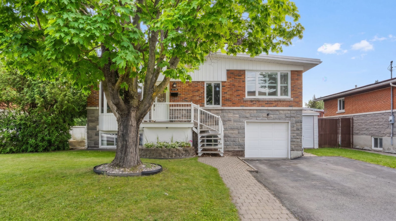 Detached House for Sale — photo 1