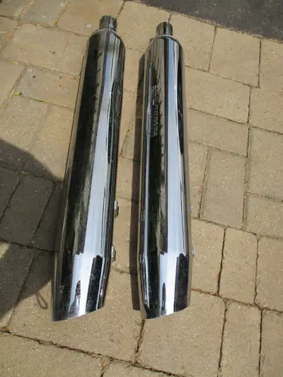 Pair of Harley mufflers in good condition $60