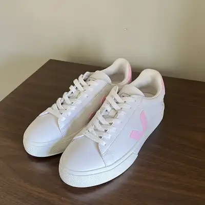 Veja Campo Leather Sneakers Size 7, View more