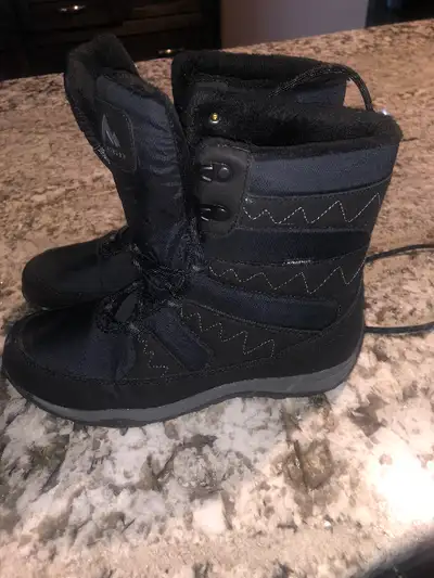 Mckinley Women’s Winter Boots SZ 8 **NEW**, View more