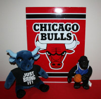 Metal Chicago Bulls Sign And 2 Plush $8.00