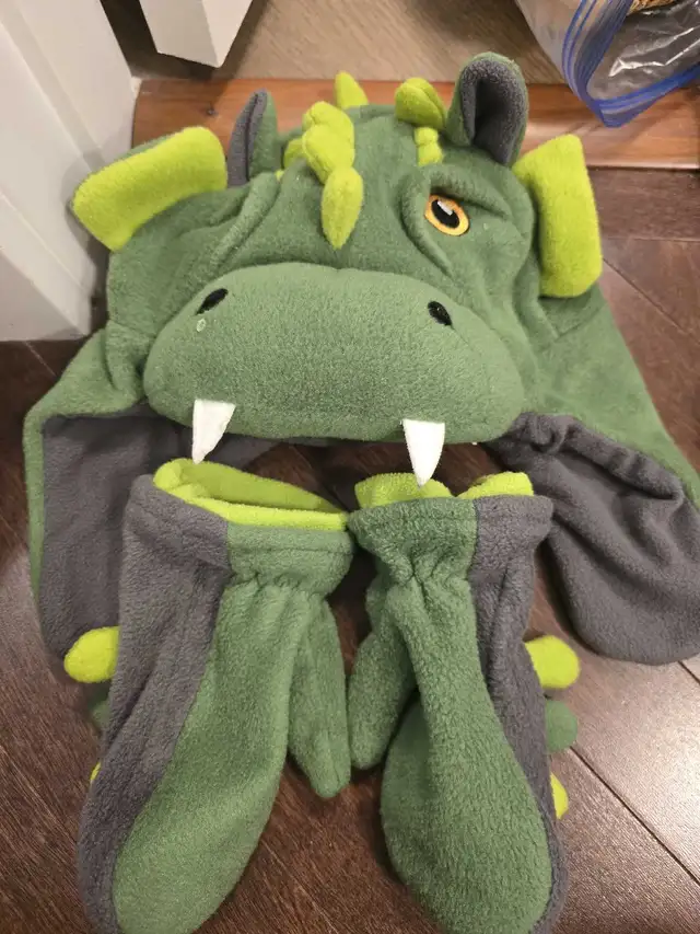 BabyGap Dragon Hat M/L in Kids & Youth in Calgary - Image 2
