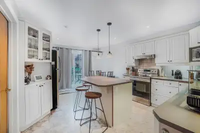 ✨ Spacious 3-Bedroom, 2-Bathroom House/Apartment for Rent - Ahuntsic Beautiful two-floor apartment (...