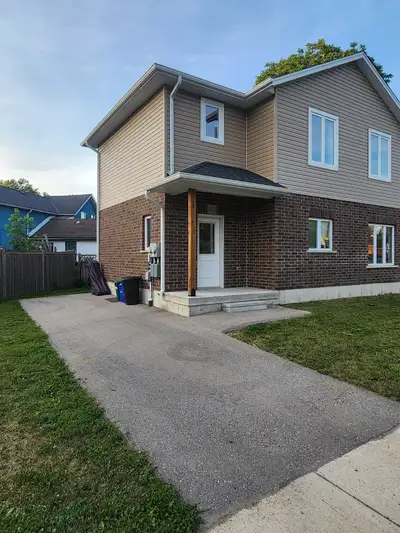 House Available for Rent in Stratford