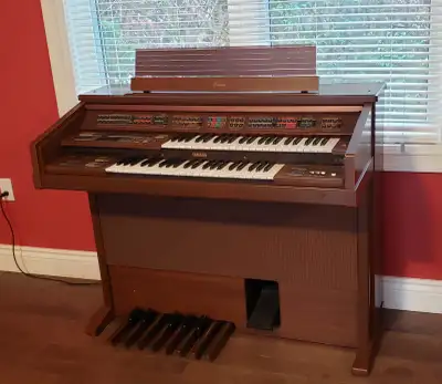 Yamaha Electone FE-70 electric organ in excellent condition. Pick up in Hantsport, Nova Scotia or sh...