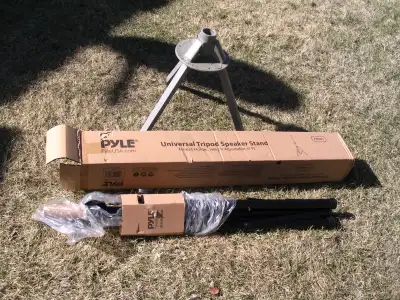 ***BRAND NEW IN BOX*** 6 FOOT SPEAKER TRIPOD STAND, View more