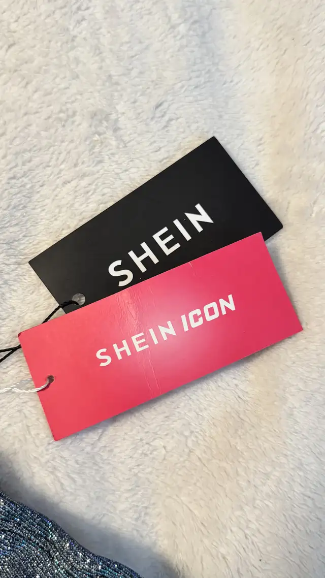 Blue skirt - sparkly in Women's - Bottoms in Mississauga / Peel Region - Image 4