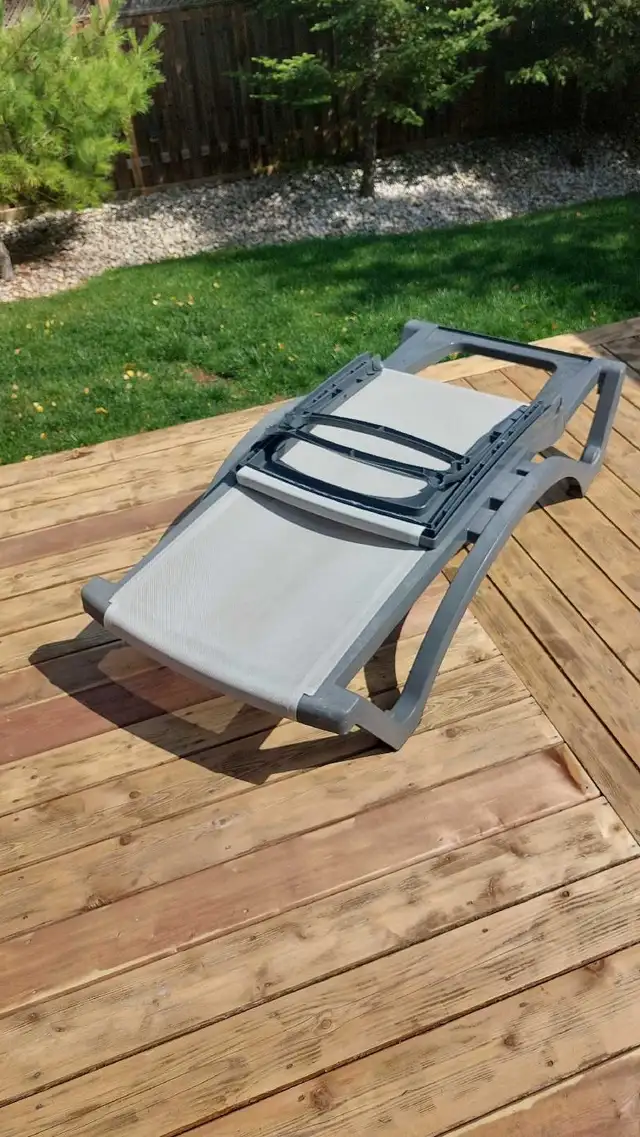 Lounge chair in Patio & Garden Furniture in Hamilton - Image 3