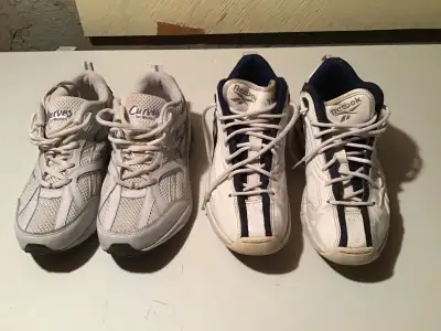 USED WOMENS RUNNING SHOES. 687a, View more
