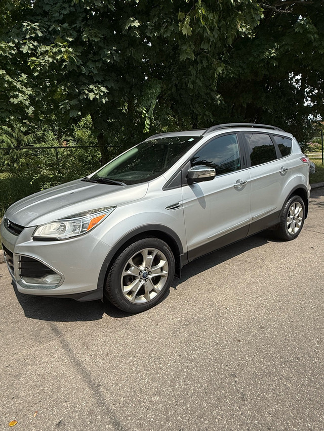 2013 ford escape  in Cars & Trucks in City of Toronto - Image 2