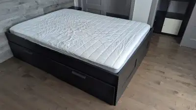 2 Lits doubles IKEA brun foncé avec tiroirs + matelas inclus, View more