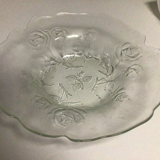 Beautiful large salad bowl in Kitchen & Dining Wares in Sault Ste. Marie