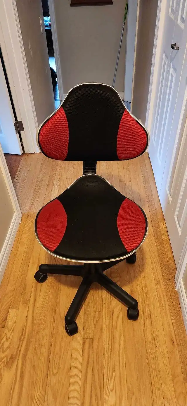 Office Chair in Chairs & Recliners in Kingston - Image 2