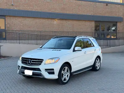 2012 Mercedes ML350 BlueTEC A reliable and well-maintained luxury SUV powered by a fuel-efficient di...