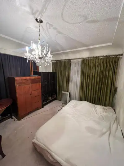 Central location in Vancouver. Longer term (minimum six months) rental – private bedroom on main flo...
