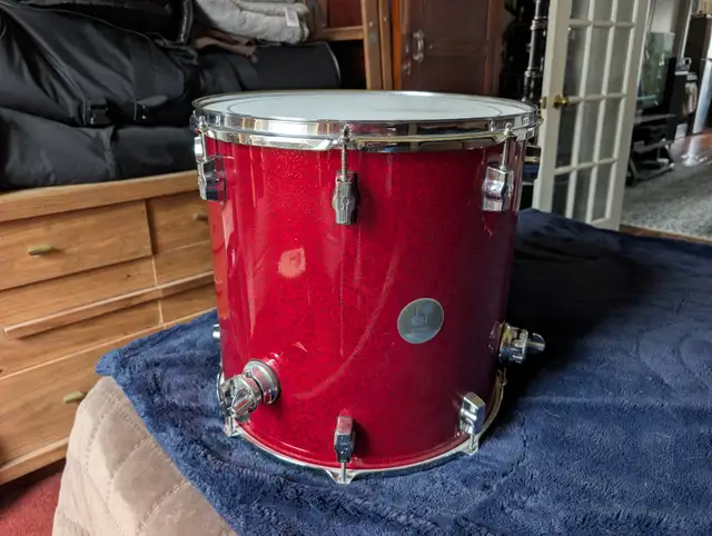 Sonor Force 3005 Full Maple Drum Kit in Drums & Percussion in City of Toronto - Image 8