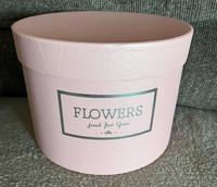 Set of 3 pink round flower boxes  