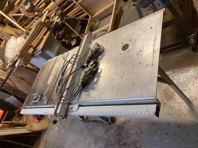 10 inch GENERAL International table saw in Power Tools in Gatineau - Image 3