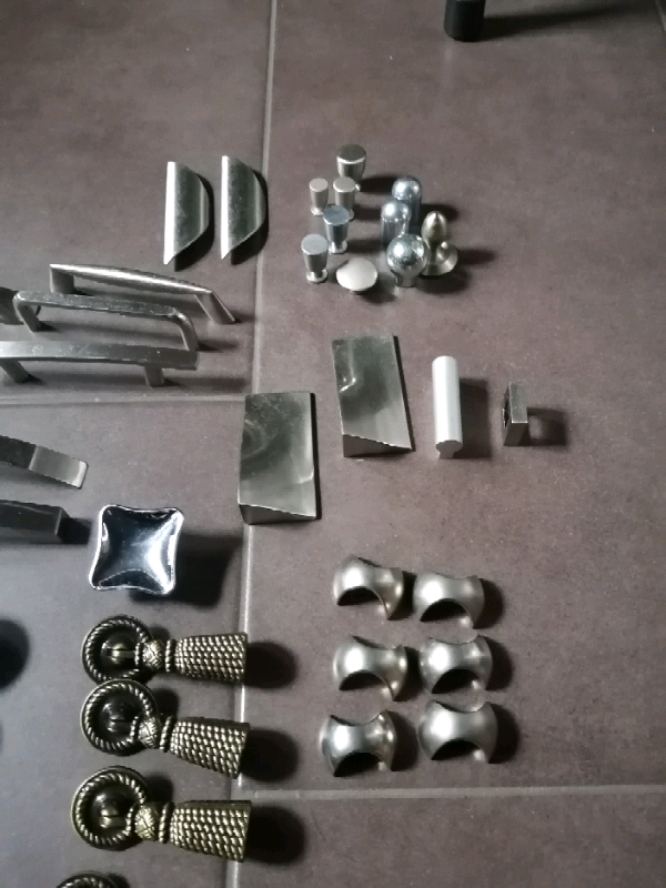 Lot de poignées différentes in Other in Sherbrooke - Image 5