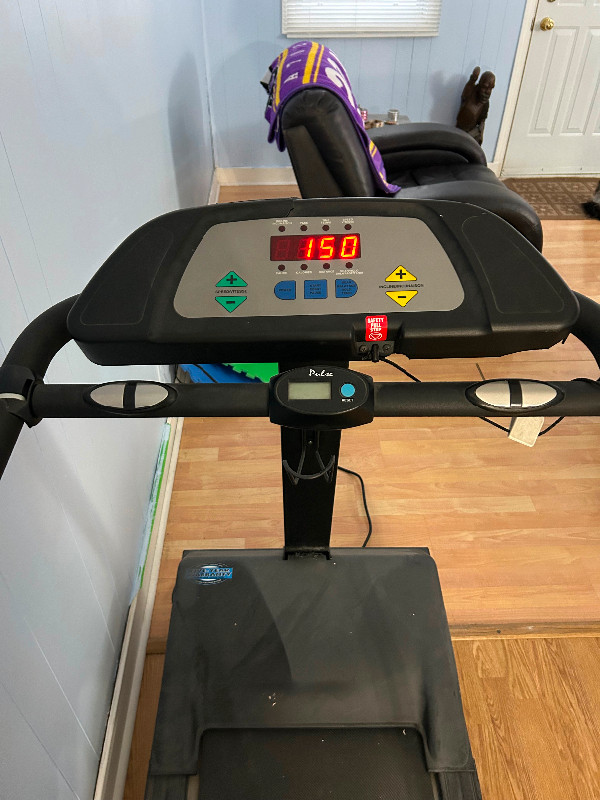 Treadmill for sale. in Exercise Equipment in Thunder Bay - Image 3