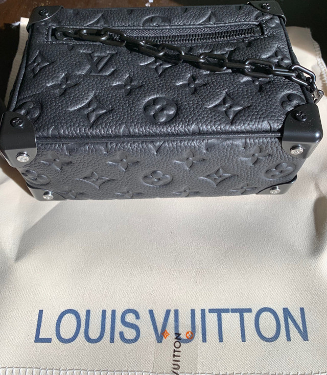 Louis Vuitton messenger bag dans Hommes  à Ville de Montréal - Image 3