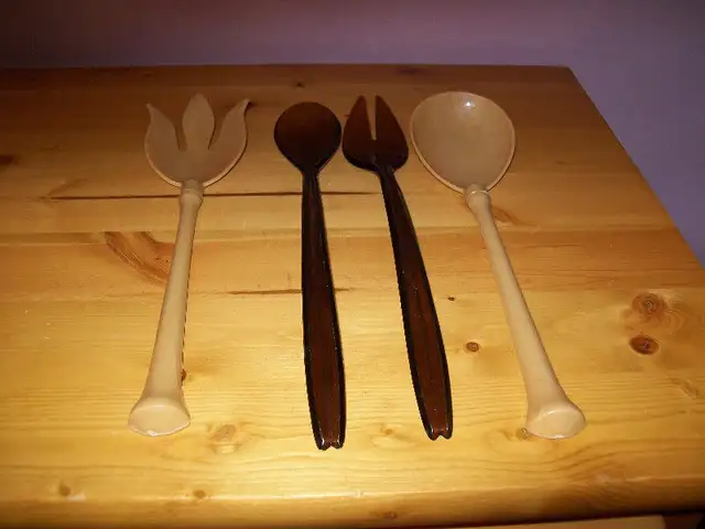 glass candle holders/kitchen items/milk bottles in Home Décor & Accents in Kawartha Lakes - Image 3