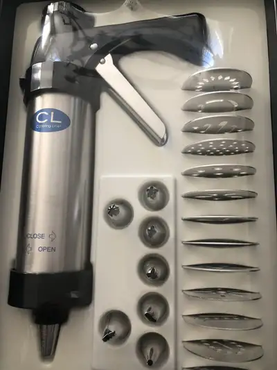 Cake/Muffin decorating kit, View more