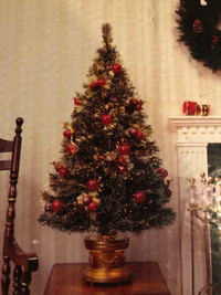 CHRISTMAS TREE ARTIFICIAL