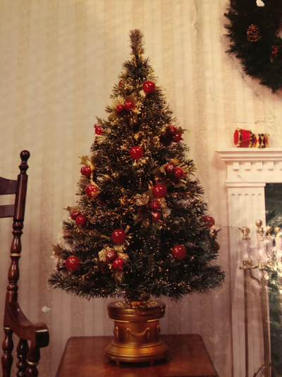 REDUCED PRICE CHRISTMAS TREE ARTIFICIAL 48" TALL FIBRE OPTIC LIGHTS IN ORIGINAL BOX