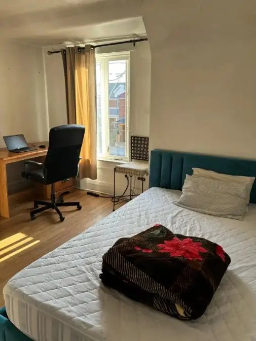 HUGE MASTER ROOM/FURNISHED/DUFFERIN ST/WIFI&UTIL INCLUDED/ASAP in Room Rentals & Roommates in City of Toronto - Image 9
