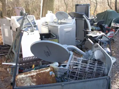FREE PICK UP - I WILL PICK UP METAL OF ANY KIND -- Appliances, lawn tractors, mowers, snow blowers,...