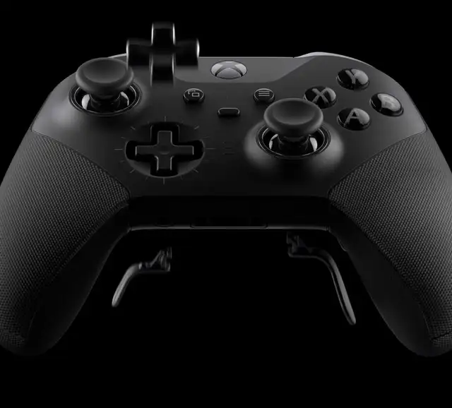 Xbox Elite Wireless Controller Series 2 in Xbox Series X & S in Laval / North Shore - Image 5