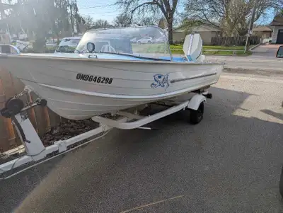 I am selling a used 16' StarCraft aluminum boat, perfect for fishing or recreational boating on the...
