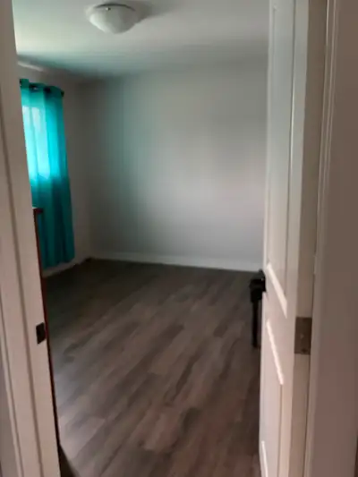 Room for rent in a beautiful neighborhood, close to buss route,