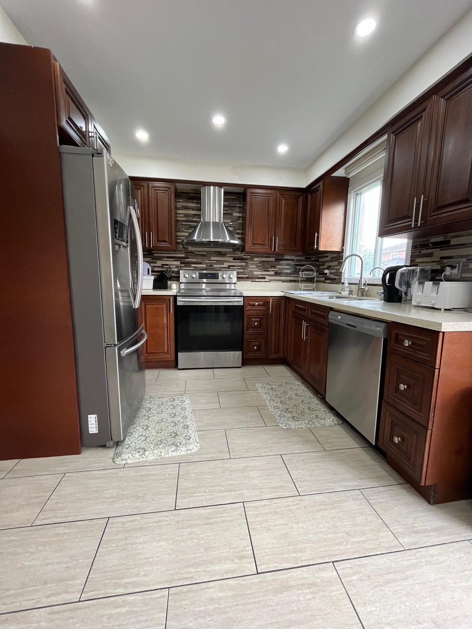 3+1 Beds 3.5 Baths Furnished Townhouse 3