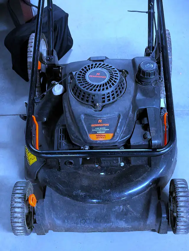 Tondeuse 3-en-1 Remington 159 cm³ de 21 po essence in Lawnmowers & Leaf Blowers in Laval / North Shore - Image 5