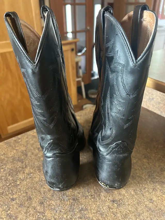 Women’s Cowboy Boots in Women's - Shoes in Kawartha Lakes - Image 4