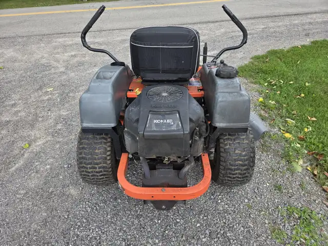 Husqvarna RZ5424 zero turn mower in Lawnmowers & Leaf Blowers in Brockville - Image 3