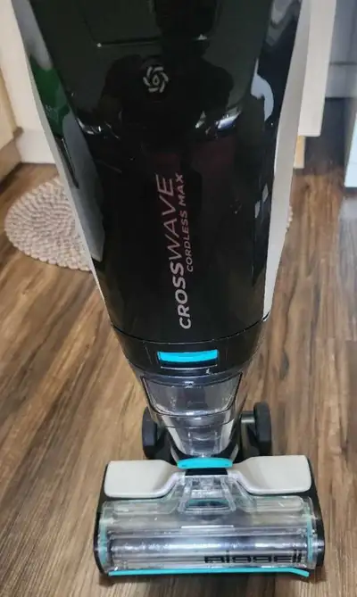 This Bissell CrossWave Cordless Max needs battery and charger