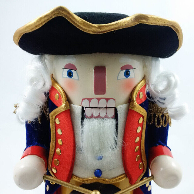 Bombay Company Revolutionary War Drummer 11-inch Nutcracker in Arts & Collectibles in Oakville / Halton Region - Image 2