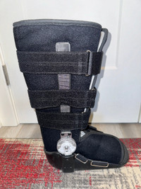 Donjoy Walker medical walking boot with adjustable hinge