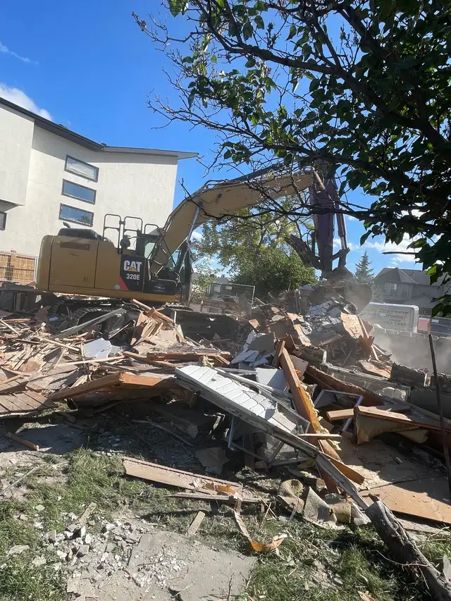 demolition.&   Excavation service63234777841027121