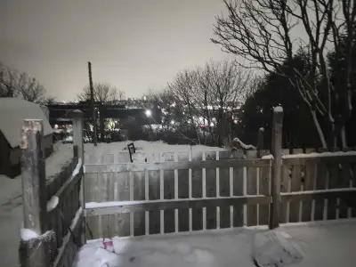 Spacious and bright 3-bedroom apartment located on the top floor of a duplex in one of the best area...