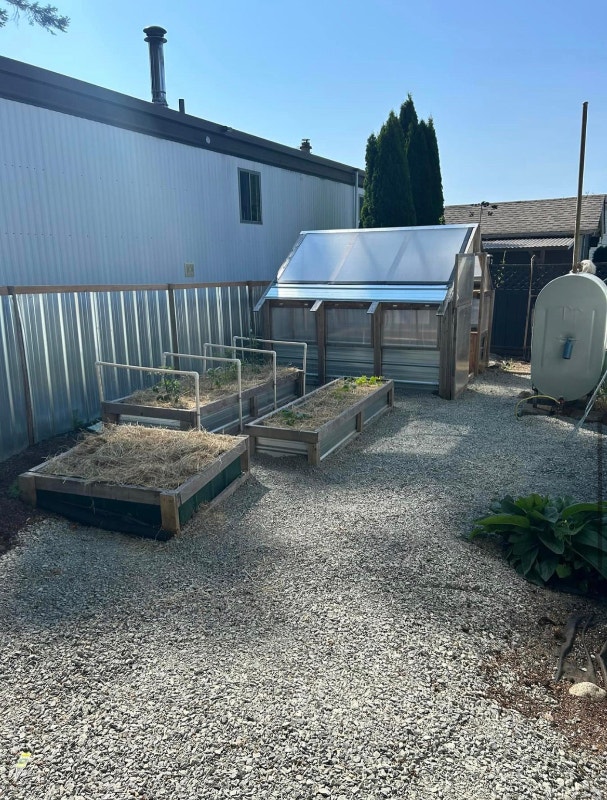 Fully renovated mobile home in Woodgrove Estates Nanaimo Houses for