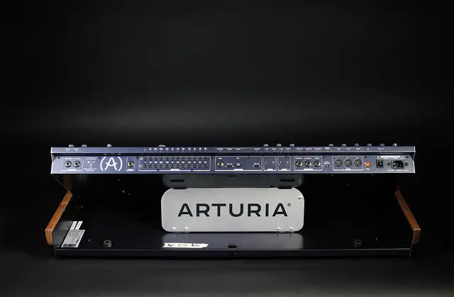 ARTURIA MATRIXBRUTE in Pianos & Keyboards in Laval / North Shore - Image 3