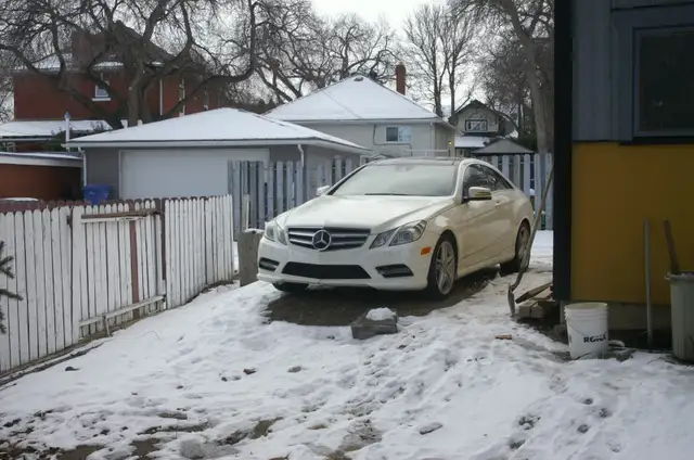 Mercedes E550 V8 biturbo coupe 2013