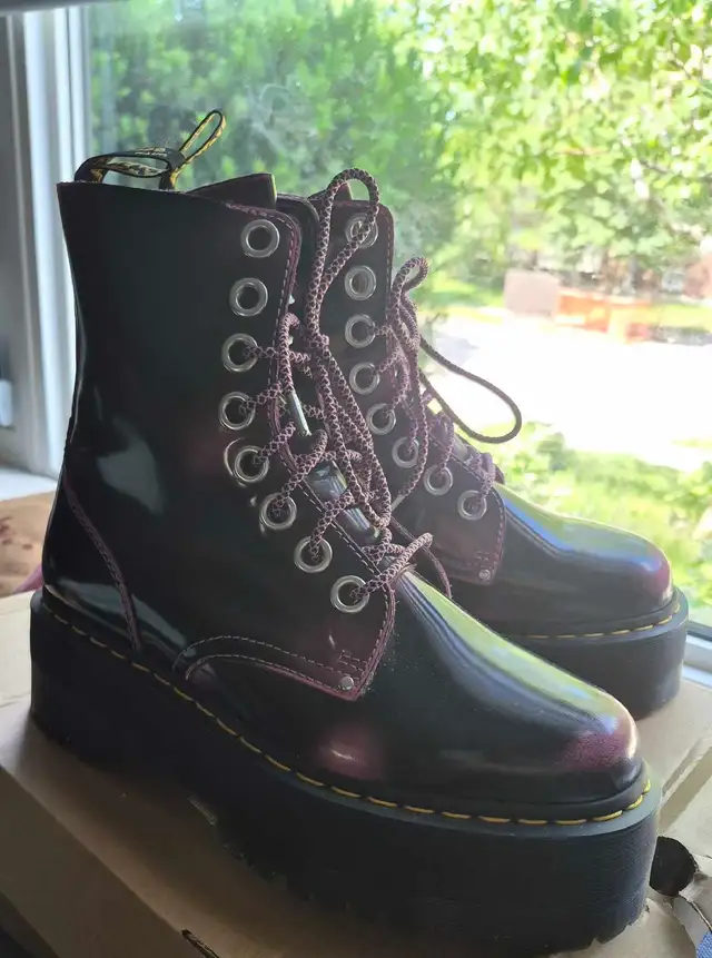 Dr. Martens Arcadia Jadon Max Fondant Pink - Brand New Size 10 in Women's - Shoes in Mississauga / Peel Region - Image 5